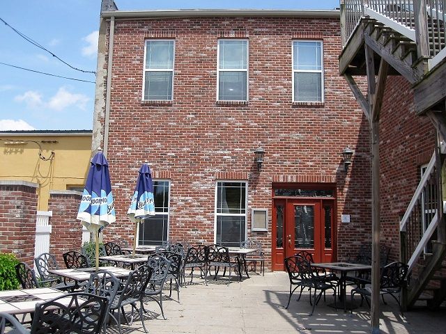 208 S State St, Jerseyville, IL 62052